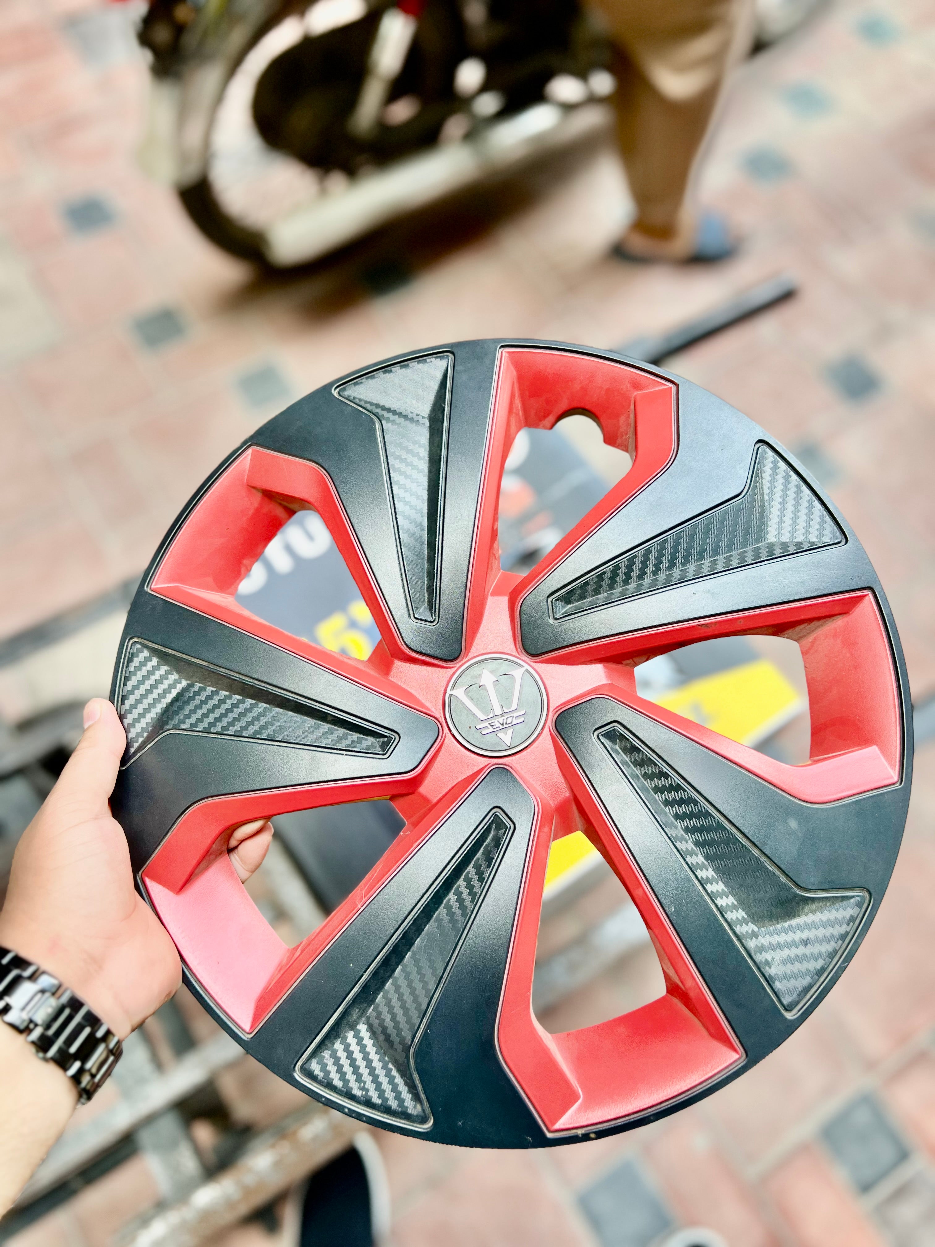 Sporty Red & Black Wheel Cover